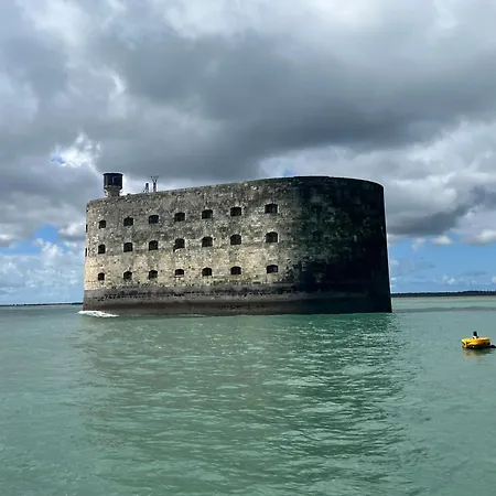 Depart Du Marin A La Cotiniere *