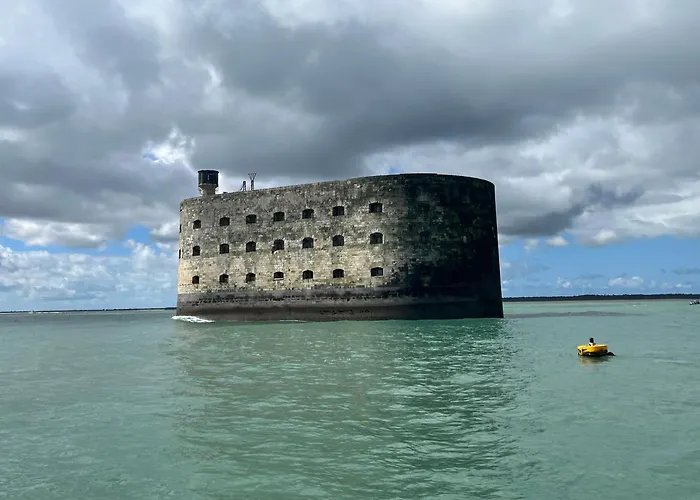 Depart Du Marin A La Cotiniere *